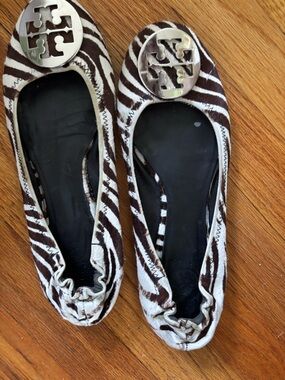 Tory Burch cheetah shors